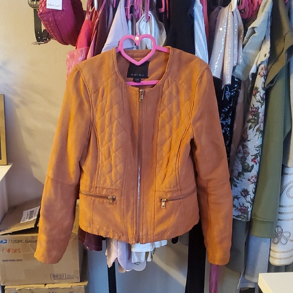 Amisu Jackets & Blazers - Amisu Quilted Faux Leather Jacket in Camel Brown